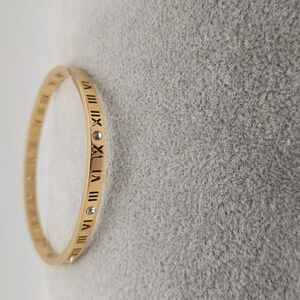Elegant 18k Gold Plated Stainless Steel Roman Numeral Bangle  Bracelet